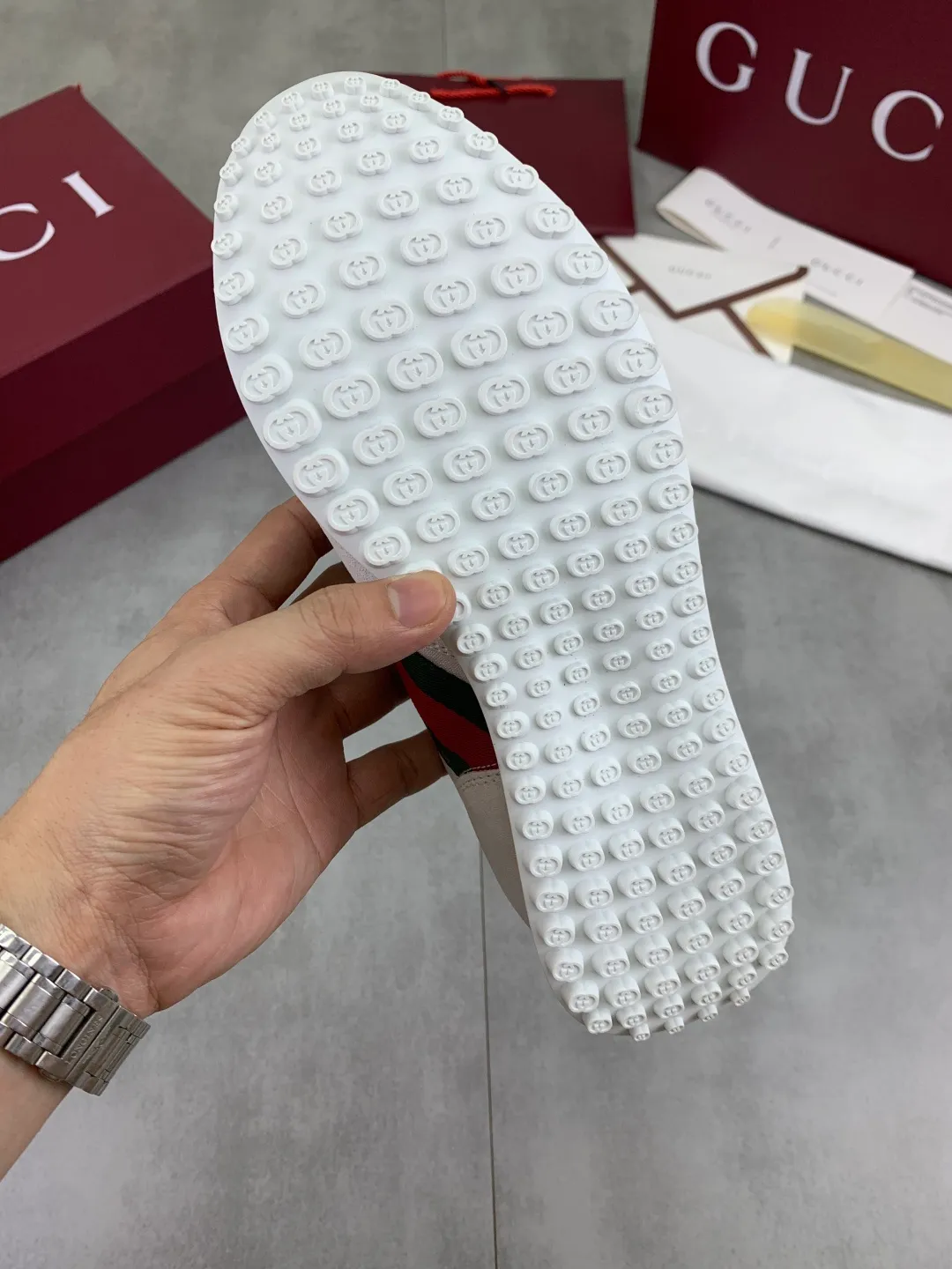 Men's shoes 💰P640 New Gucci Gucci Top version Latest catwalk style Re-Motion series Thick-soled casual sports shoes Original purchase and development ▪️Fabric: Original custom imported first-layer cowhide ▪️Sole: Original molded TPU material ▪️Sole thickness: 3.5CM ▪️Size: Men 39-45 Color: 8️⃣ colors available, boutique packaging